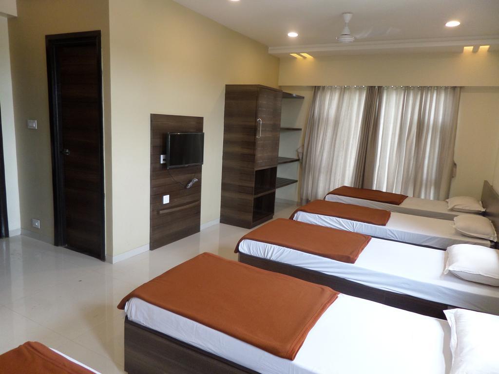 ホテルSai Heera Residency シルディ 部屋 写真