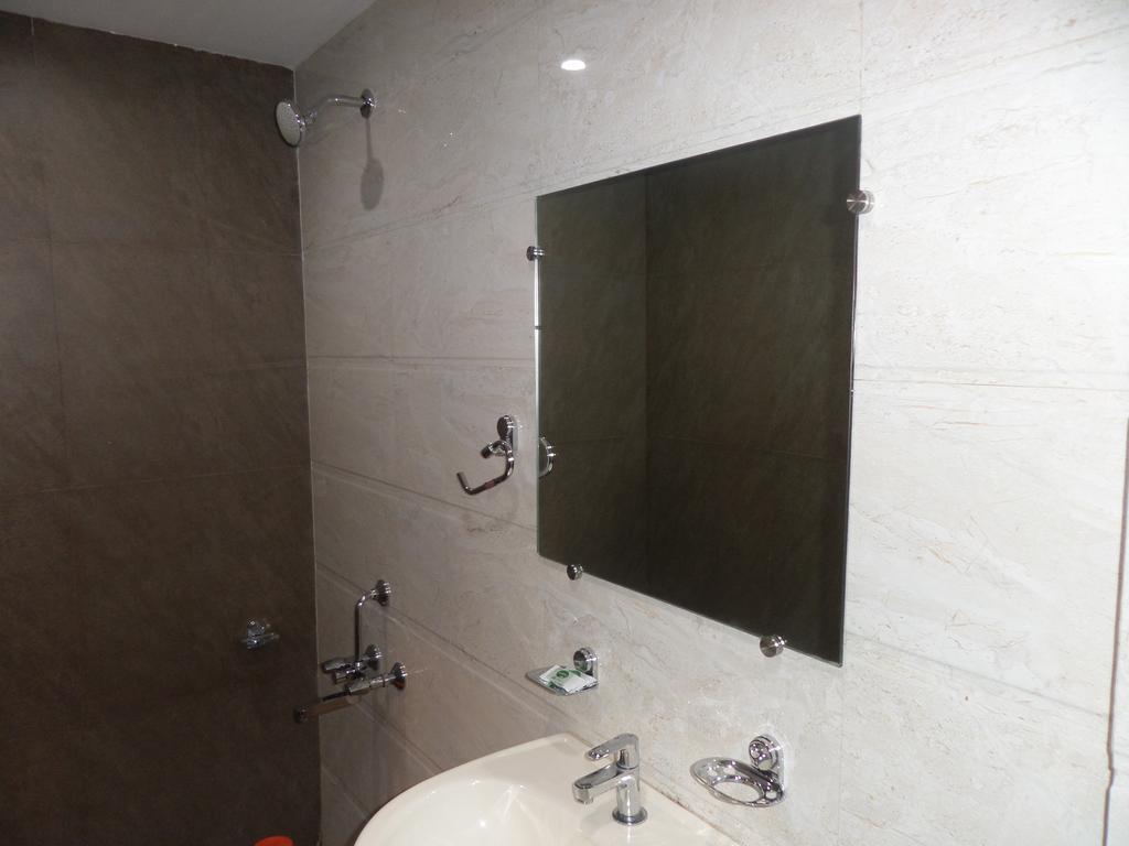 ホテルSai Heera Residency シルディ エクステリア 写真