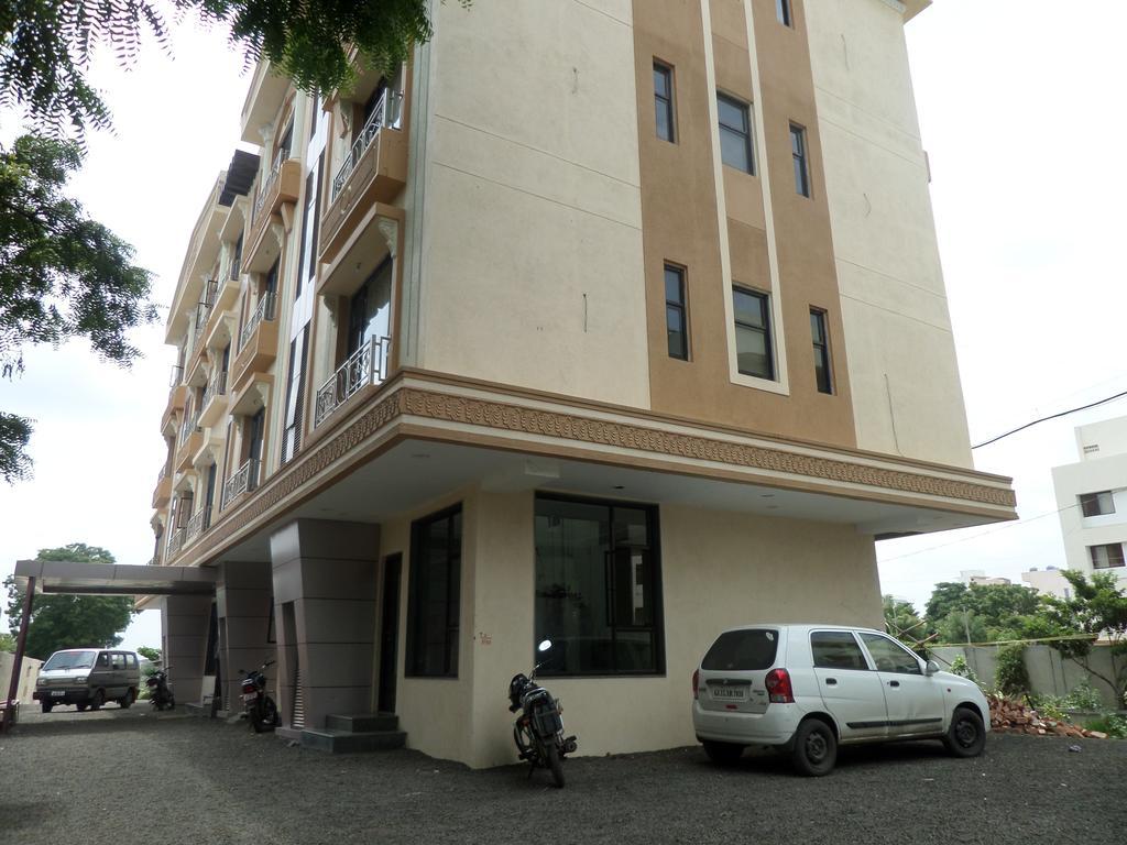 ホテルSai Heera Residency シルディ エクステリア 写真